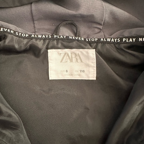 Zara boys raincoat/coat/windbreaker - Picture 5 of 6